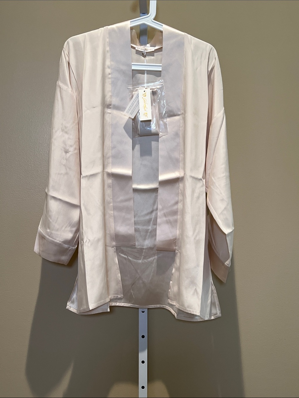 Gold Hawk Silk Open-Front Robe Jacket in Pearl